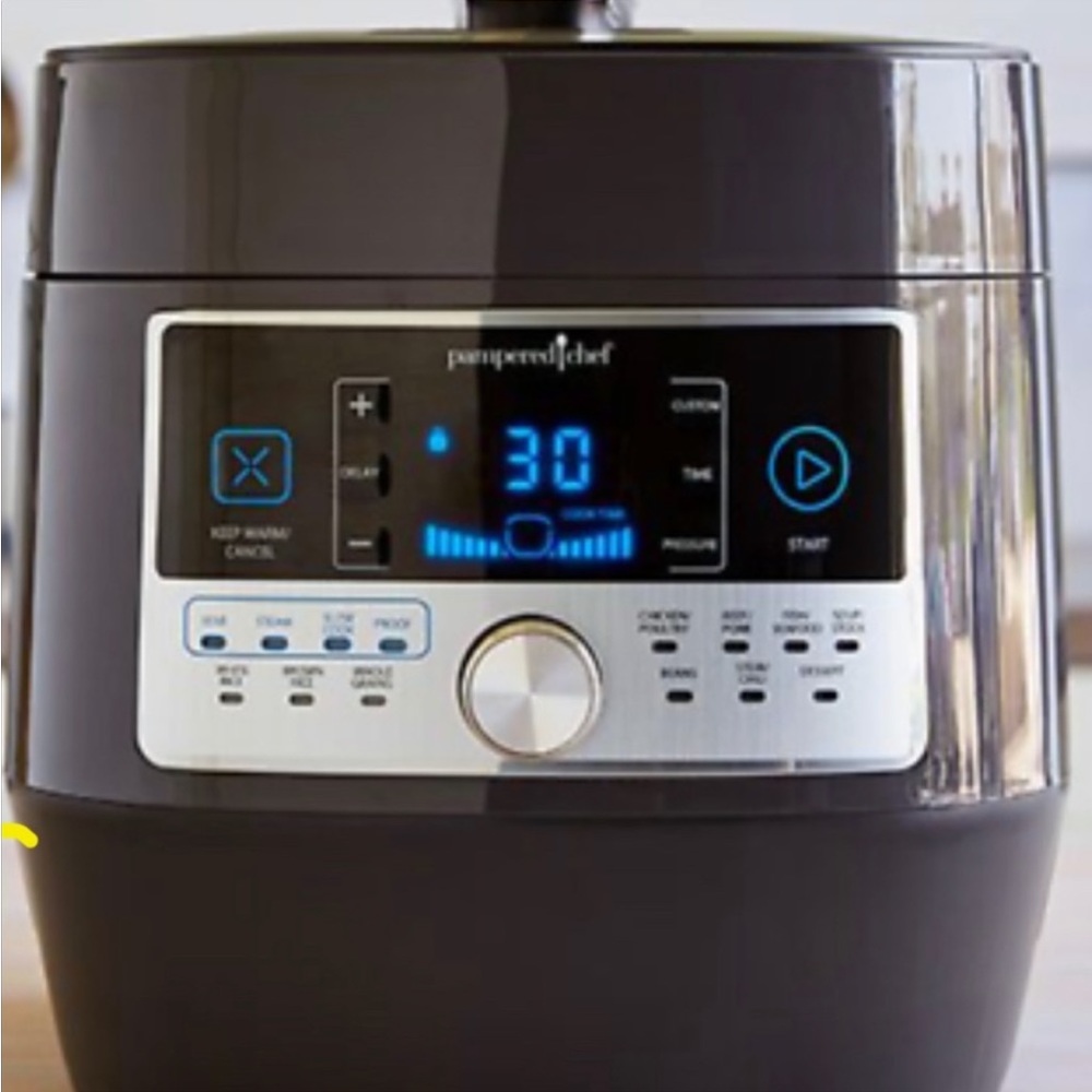 Pampered Chef Quick Cooker, New in Box